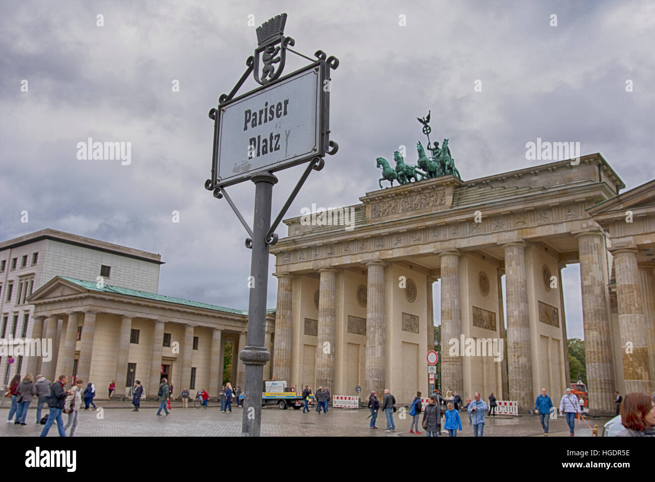 La Porta di Brandeburgo in Pariser Platz a Berlino Foto Stock
