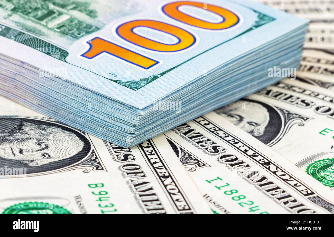 Cumulo di un centinaio di american Dollar Bills close up Foto Stock