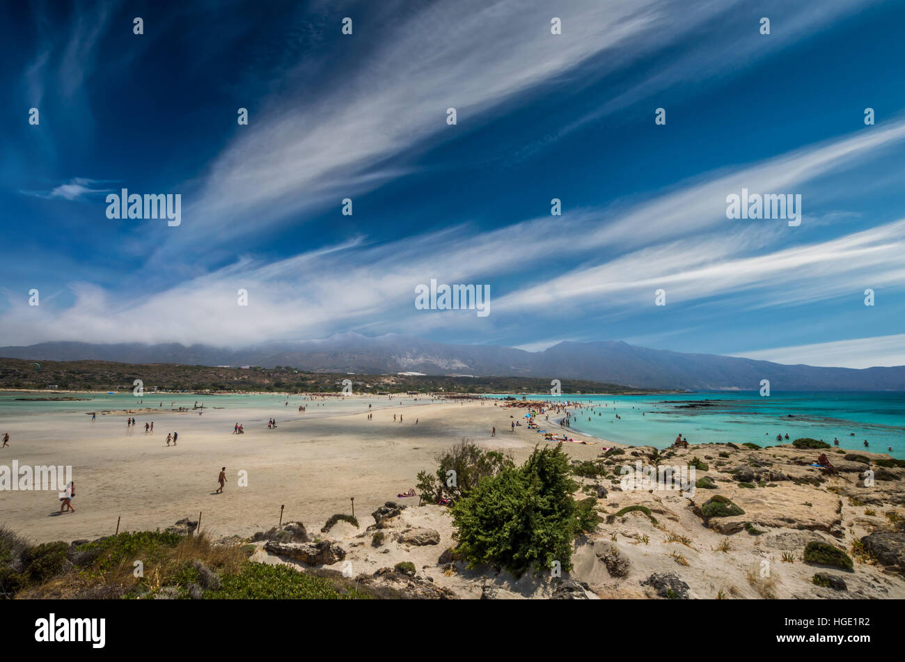 Elafonissi Laguna, Creta, Grecia. Elafonisi beach è una delle spiagge più belle d'Europa. Ci sono rosa e sabbia nera. Foto Stock