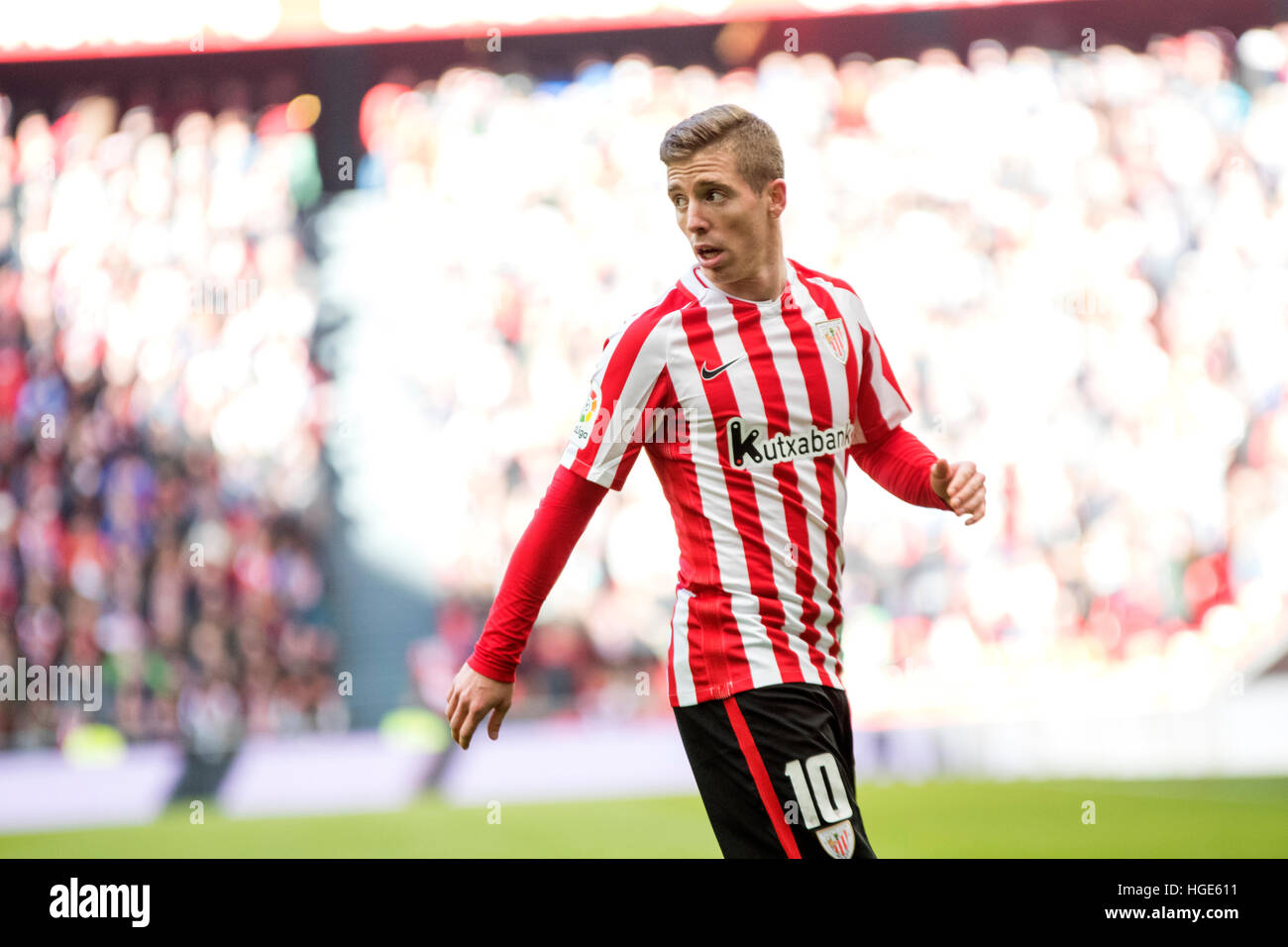 Bilbao, Spagna. 8 gennaio, 2017. Iker Munain (avanti, atletico) durante la partita di calcio della diciassettesima round della stagione 2016/2017 del campionato spagnolo "La Liga " tra Athletic Club e Deportivo Alaves a Stadio di San Mames su Gennaio 8, 2017 a Bilbao, Spagna. ©David Gato/Alamy Live News Foto Stock
