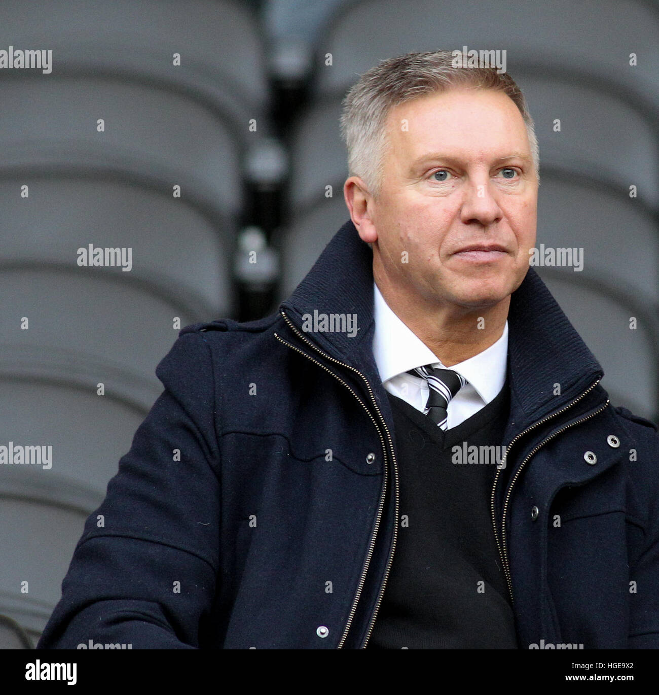 KCOM Stadium, Hull, Regno Unito. 8 Gen, 2017. Hull FC v della carena KR Clive Sullivan Trophy Pre- Stagione 2017 Friendly. Presidente, Adam Pearson di Hull FC orologi fixture vs Hull KR Picture by © Stephen Gaunt/Touchlinepics.com/Alamy Live News Foto Stock