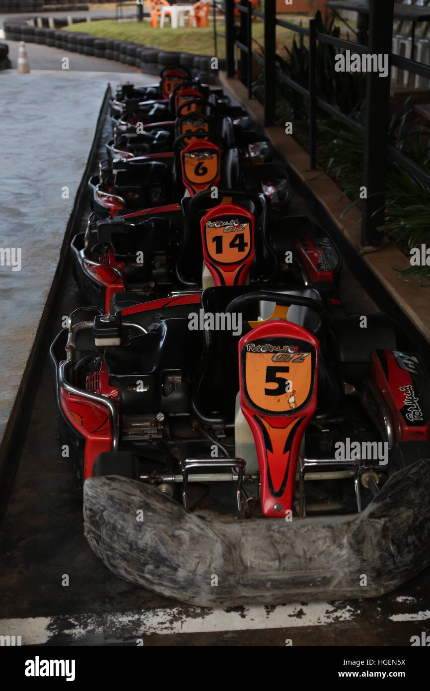 Serie di Go-Kart. Pronti via Go-Kart. Go-Karts al punto di partenza. Foto Stock