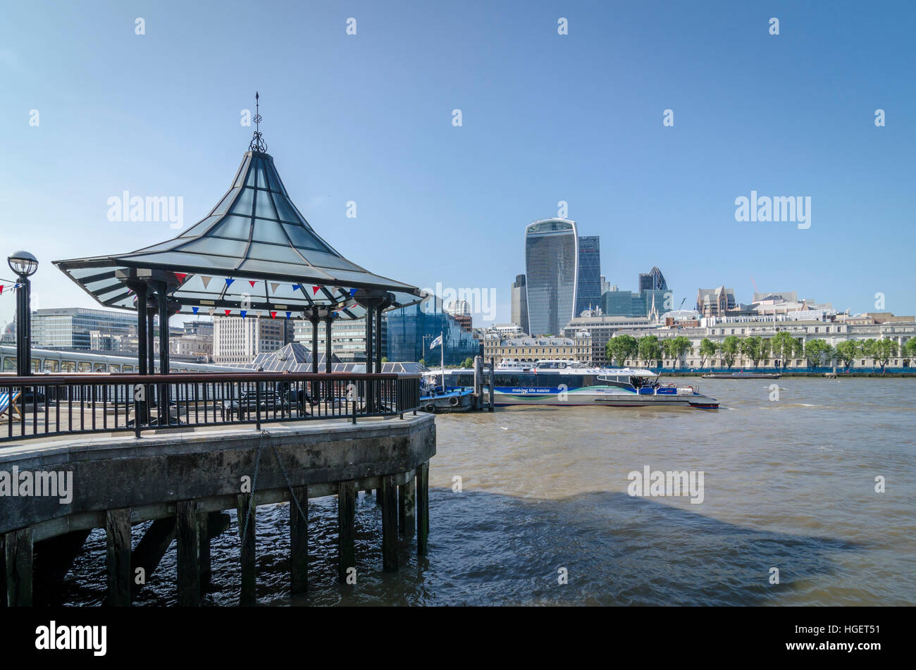 Molo Ponte di Londra City Pier. Londra, Regno Unito Foto Stock