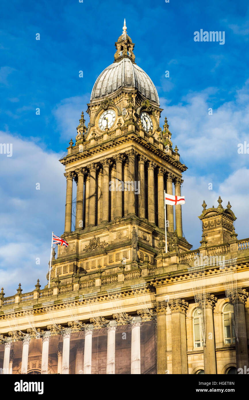 Leeds Town Hall dell'architetto Cuthbert Brodrick. Il Headrow, Leeds, West Yorkshire, Regno Unito Foto Stock