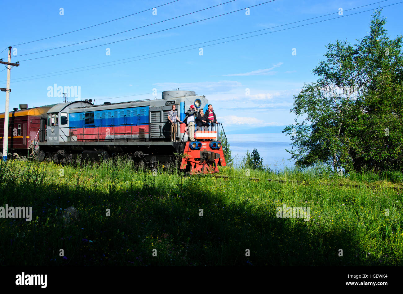 Circum-Baikal ferroviari, l'itinerario panoramico lungo la riva del lago Baikal Foto Stock