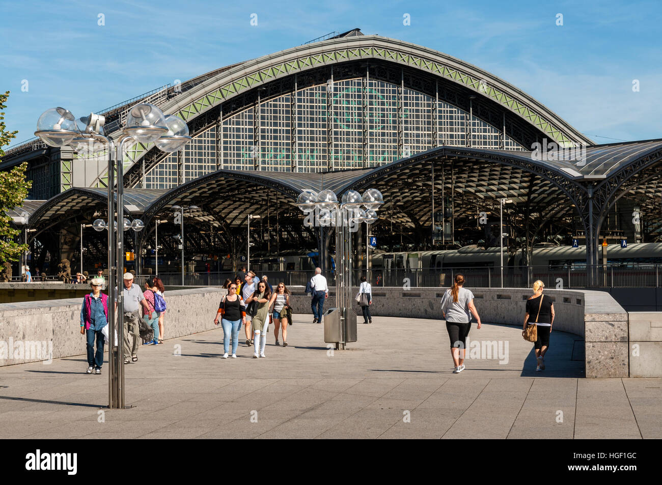 Colonia Stazione Centrale, visto dalla cattedrale, NRW, Germania Foto Stock