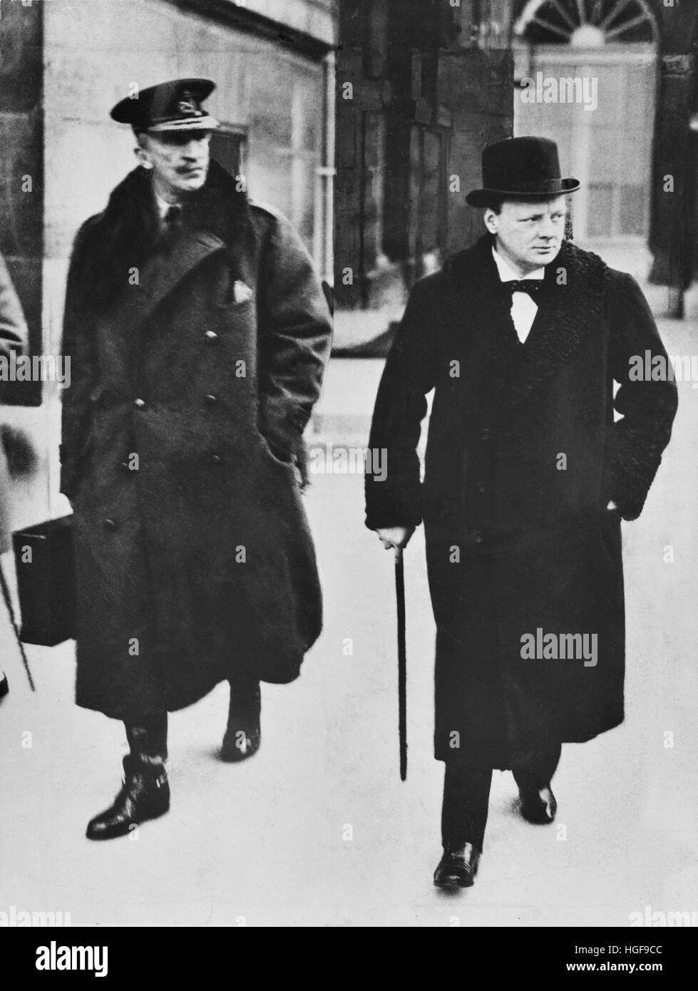Winston Churchill con Field Marshall Sir Henry Wilson, Capo dello Stato maggiore Imperiale. Parigi. Febbraio 1919 Foto Stock