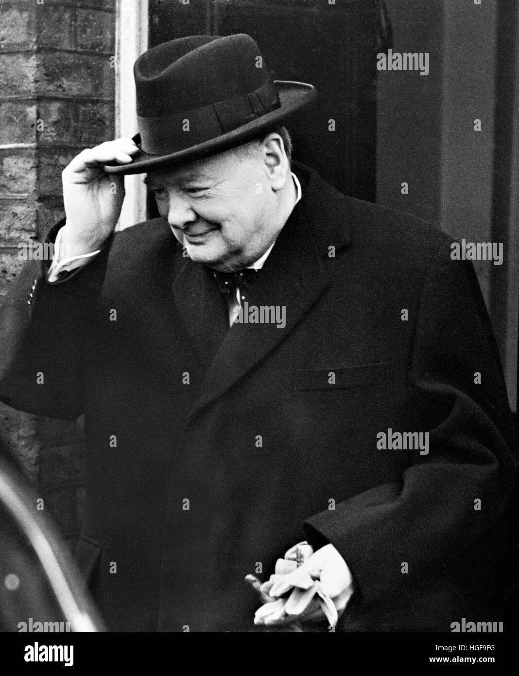 Winston Churchill lasciando il n.10 Downing Street.1944 Foto Stock