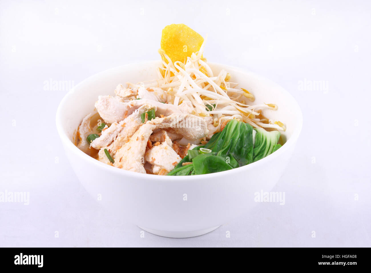 Cancellare la zuppa di noodle al pollo Tailandese pasto alimenti Foto Stock