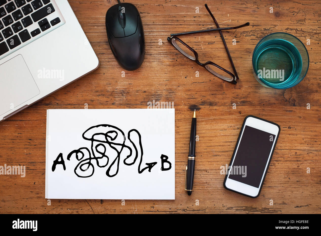 Problem solving, soluzione complicata dal punto A al punto B, business idea concept Foto Stock