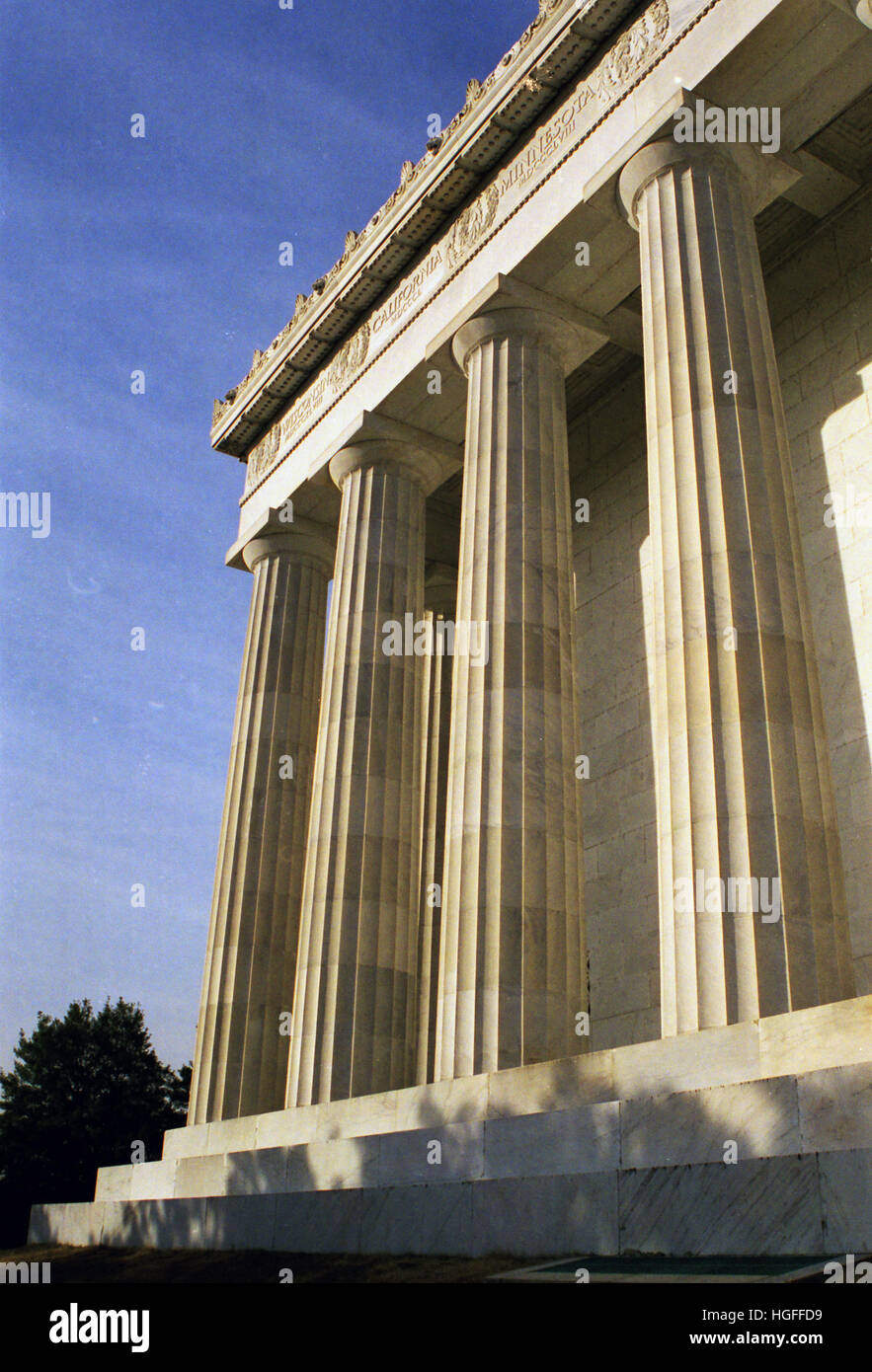 Le colonne del Lincoln Memorial presso il National Mall di Washington DC nel dicembre del 2000. Foto Stock