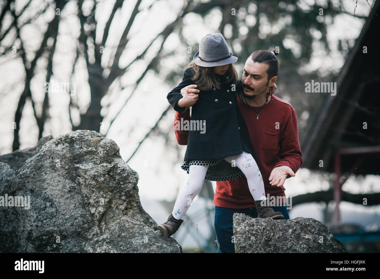 Papà tenendo la sua figlia Foto Stock