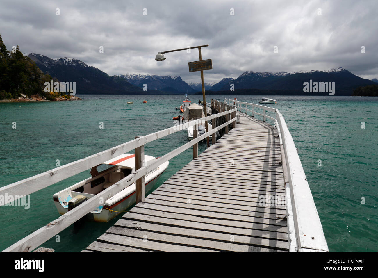 Pier sul Lago Nahuel Huapi, Puerto Angostura, Villa La Angostura, Parco Nazionale Nahuel Huapi, nel distretto del lago, Argentina Foto Stock
