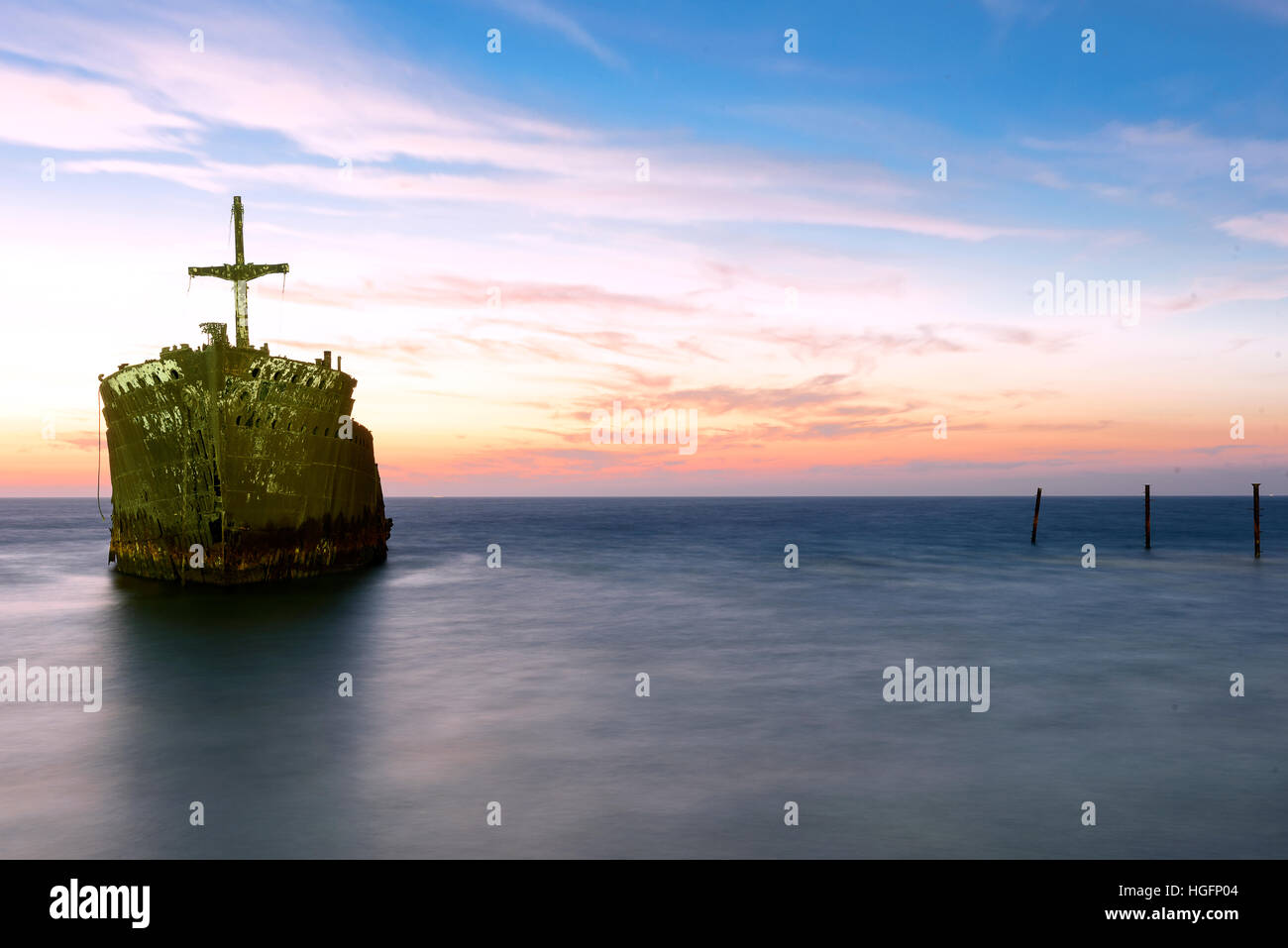 Abbandonato Nave cargo nel Golfo Persico vicino a Kish Island, Iran Foto Stock