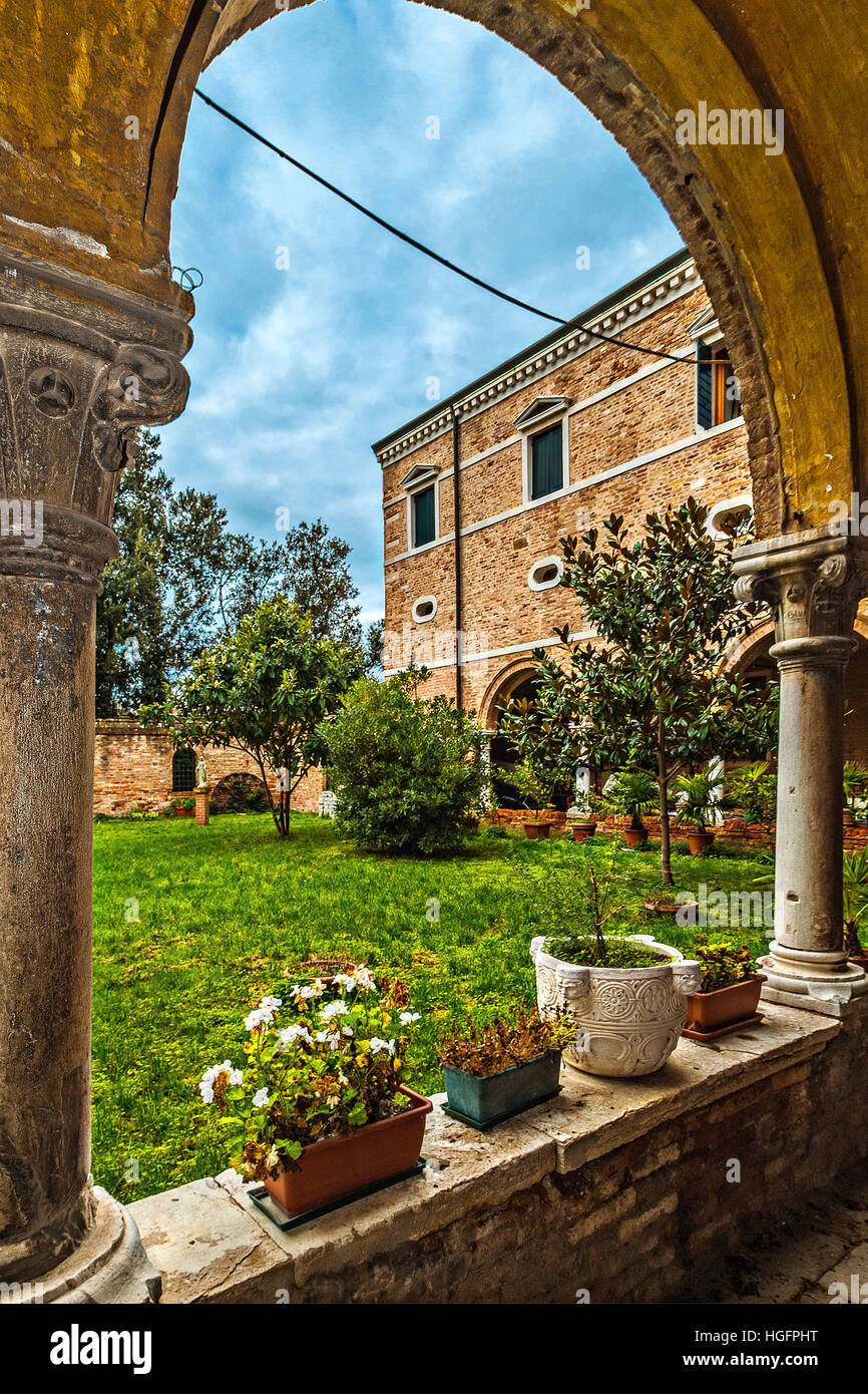 Italia Veneto Venezia San Elena Isola - Chiesa di Sant'Elena - Chiostro Foto Stock