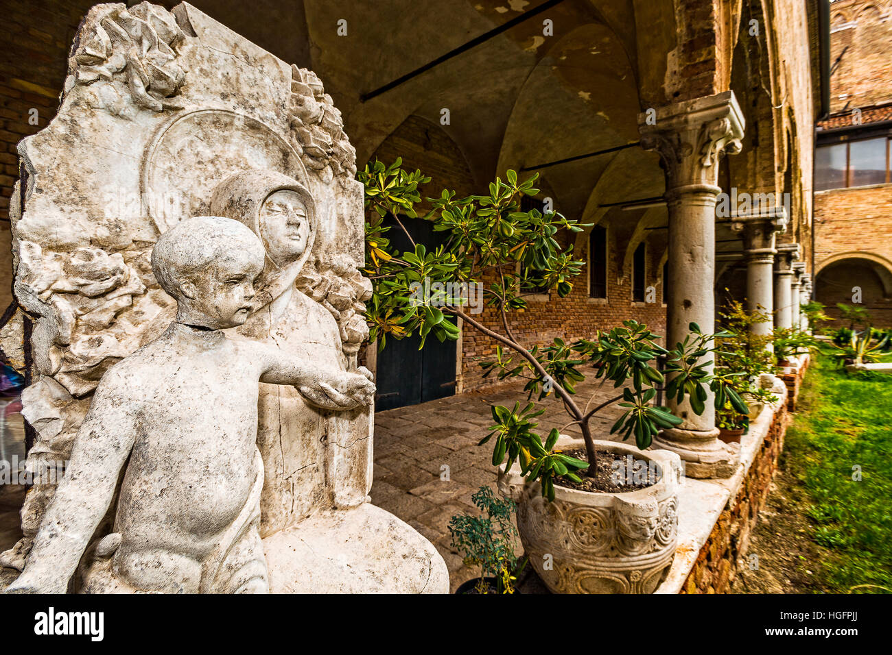 Italia Veneto Venezia San Elena Isola - Chiesa di Sant'Elena - Chiostro Foto Stock