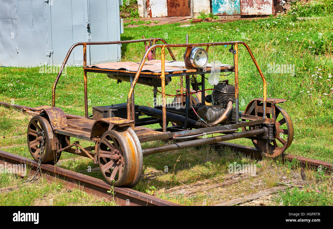 Carrello ferroviario di ampio calibro dal motore a combustione interna da un motociclo Foto Stock