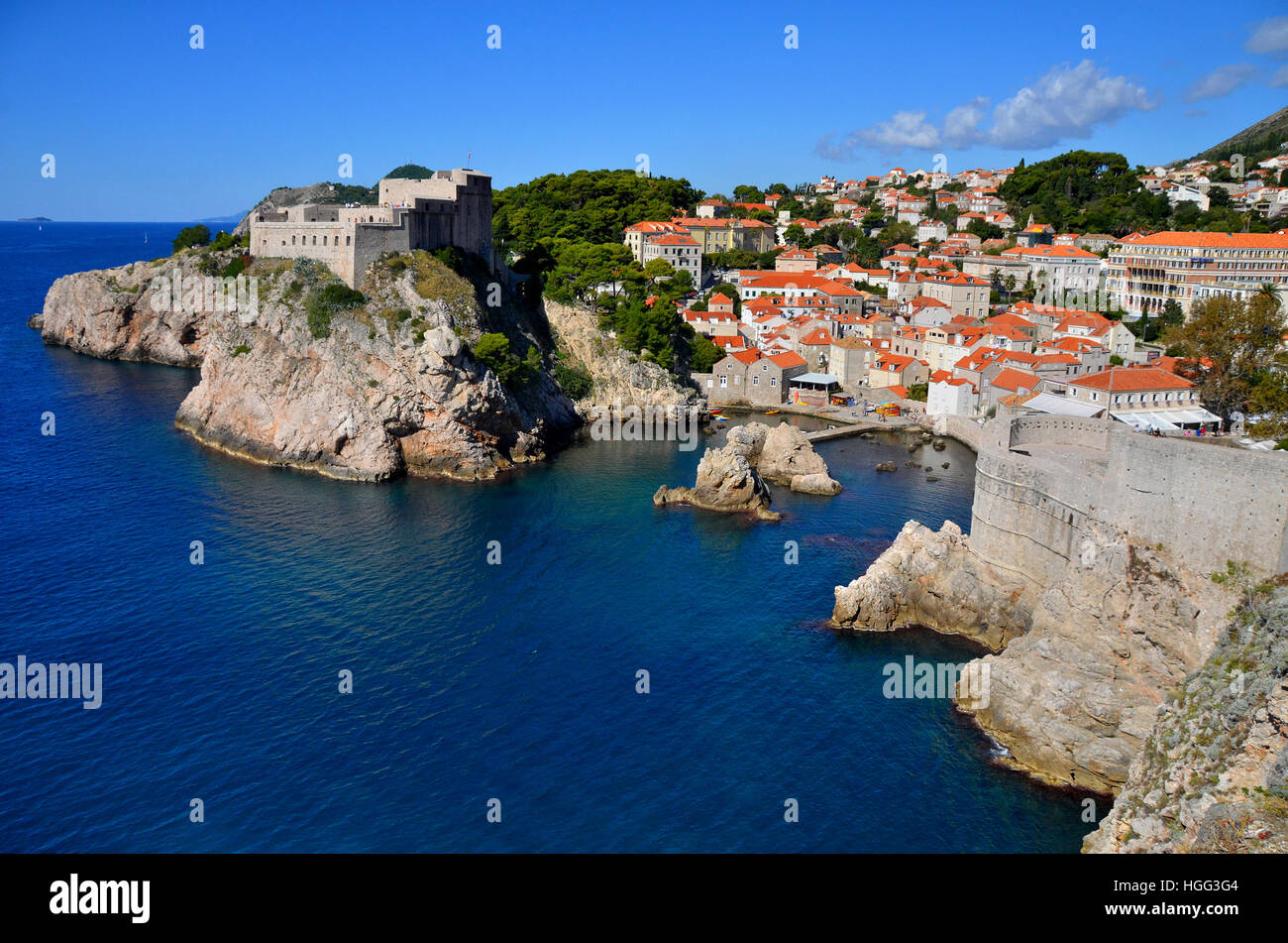 Parte della città costiera di vecchia Dubrovnik patrimonio UNESCO. Foto Stock