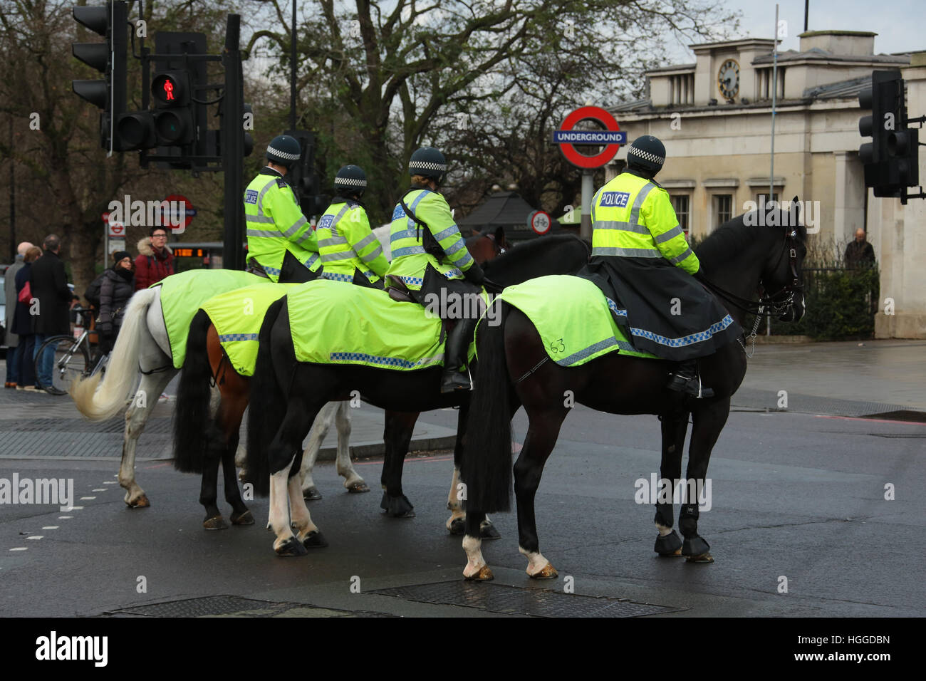 Londra, Regno Unito. 9 gennaio, 2017. Polizia montata durante lo sciopero sulla metropolitana di Londra. Data foto: Lunedì, 9 gennaio 2017. Foto di credito dovrebbe leggere: Roger Garfield/Alamy Live News Foto Stock