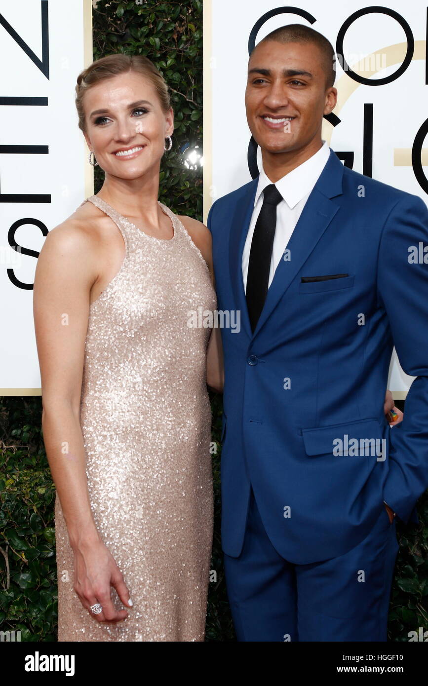 Beverly Hills, noi. 08 gen 2017. Brianne Theisen-Eaton e Ashton Eaton arrivano al 74Annuale di Golden Globe Awards, Golden Globes, in Beverly Hills Los Angeles, Stati Uniti d'America, il 08 gennaio 2017. Foto: Hubert Boesl - nessun filo SERVICE - foto: Hubert Boesl/dpa/Alamy Live News Foto Stock