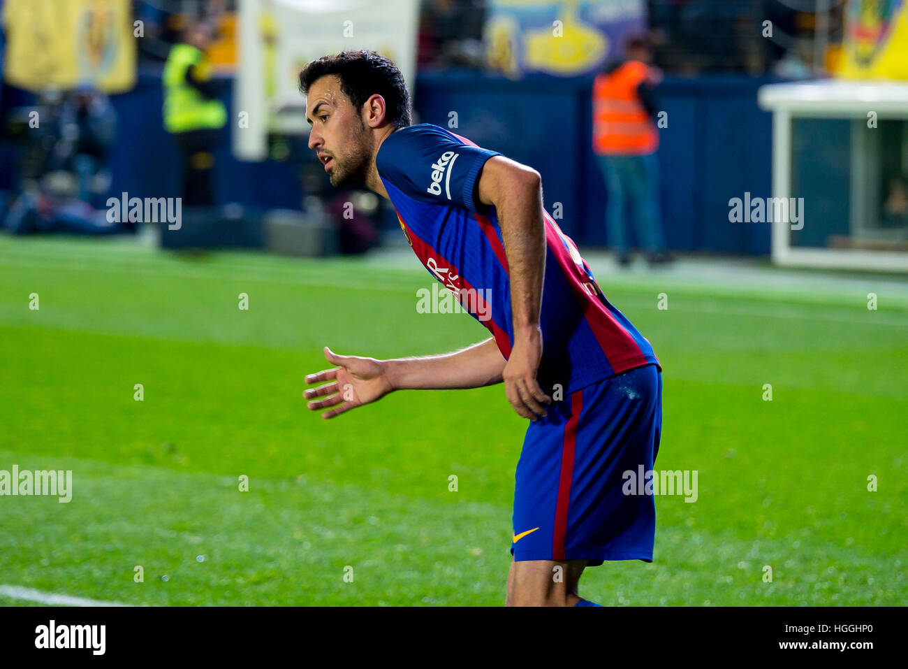 VILLARREAL, Spagna - JAN 8: Sergio Busquets svolge presso la Liga match tra Villarreal CF e FC Barcellona a El Madrigal stadio su Gennaio 8, 2017 in Villarreal, Spagna. © Christian Bertrand/Alamy Live News Foto Stock
