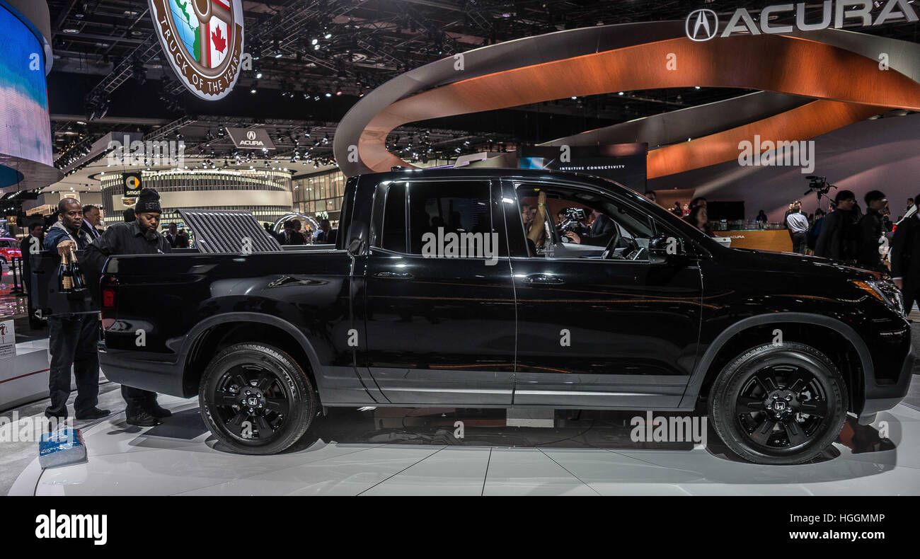 Detroit, STATI UNITI D'AMERICA. Il 9 gennaio, 2017. Dorsale di Honda vince la North American Truck of the Year Award al North American International Auto Show 2017 a Detroit, MI. © via ZUMA filo/filo di Zuma/Alamy Live News Foto Stock