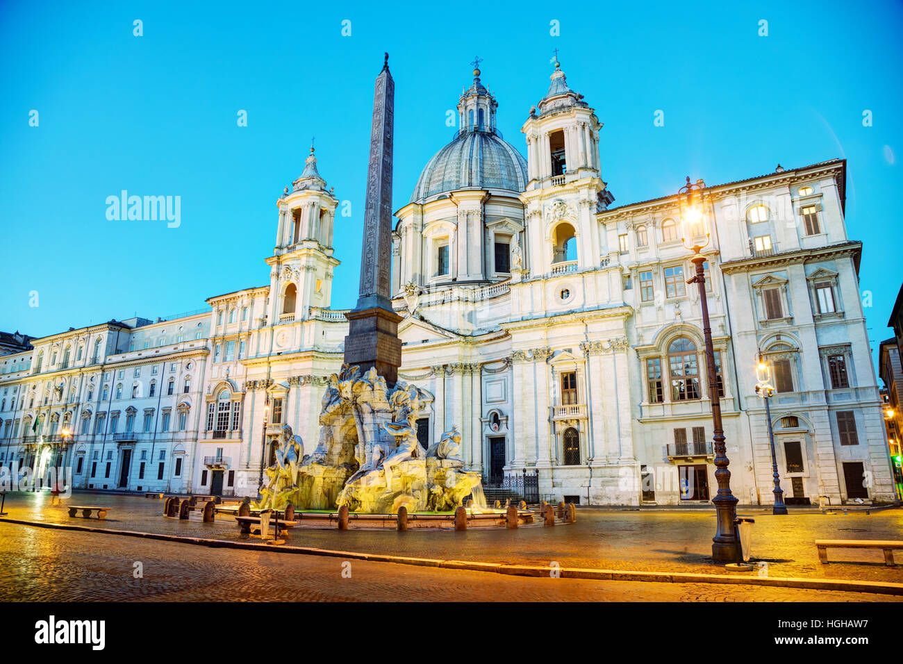 Piazza Navona in Italia a Roma nelle prime ore del mattino Foto Stock