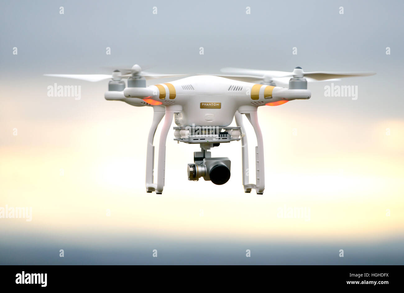 Drone in volo - DJI Phantom 3 Foto Stock
