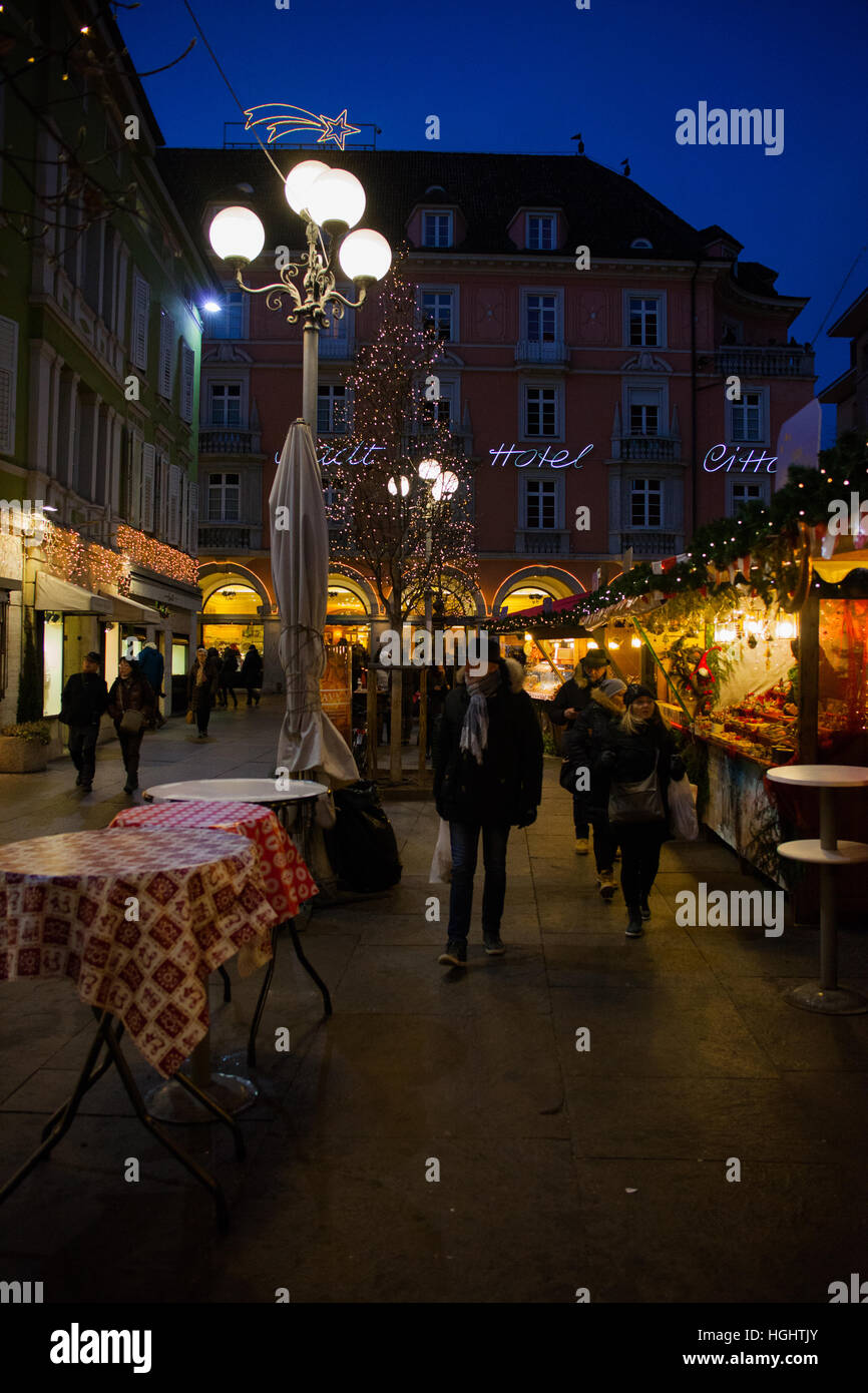 Tour dei mercatini di natale nella città di Bolzano, Merano e Bressanone, durante l'Epifania Foto Stock