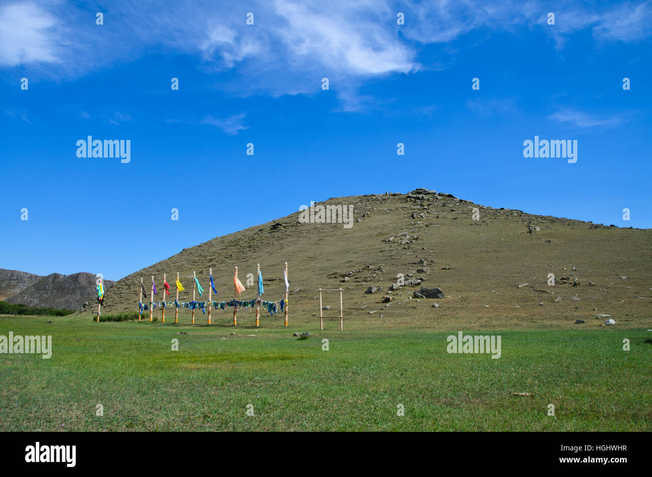Un tumulo di piramide vicino al Lago Baikal in Siberia e un rituale di posto per dei Buriati sciamanesimo. Foto Stock