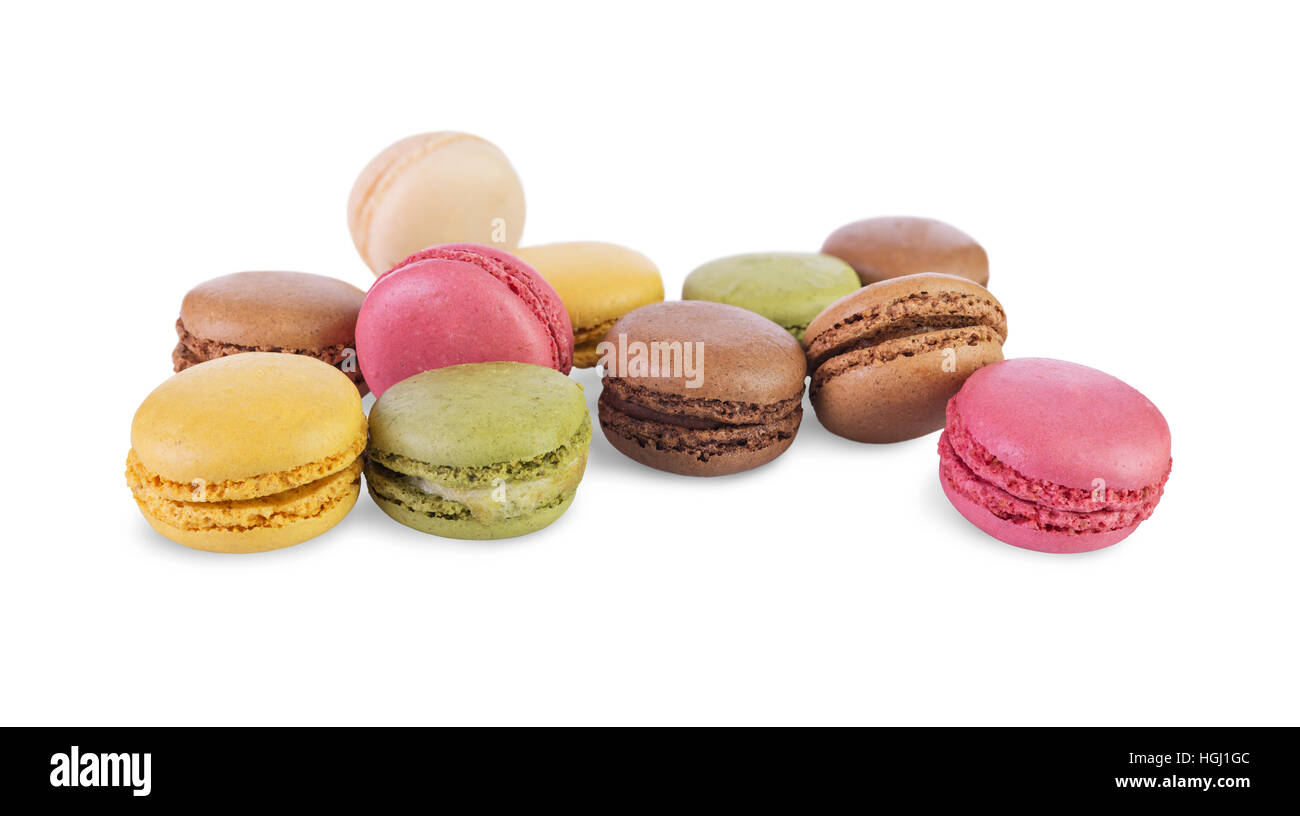 Colorati e gustosi Macarons francese isolato su sfondo bianco Foto Stock