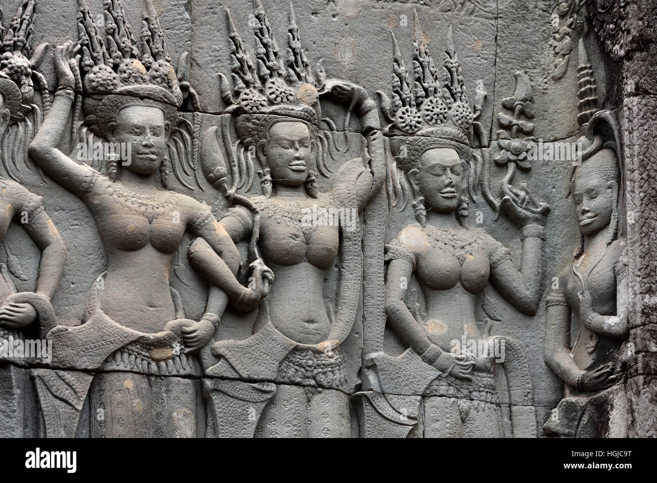 Angkor Wat più grande monumento religioso nel mondo, costruito come un tempio indù di dio Vishnu per l'Impero Khmer, trasformando progressivamente in un tempio buddista costruito dal re Khmer Suryavarman I XII secolo Yaśodharapura ( Angkor complesso archeologico di diversi capitelli Impero Khmer 9-15secolo Cambogia ) Foto Stock