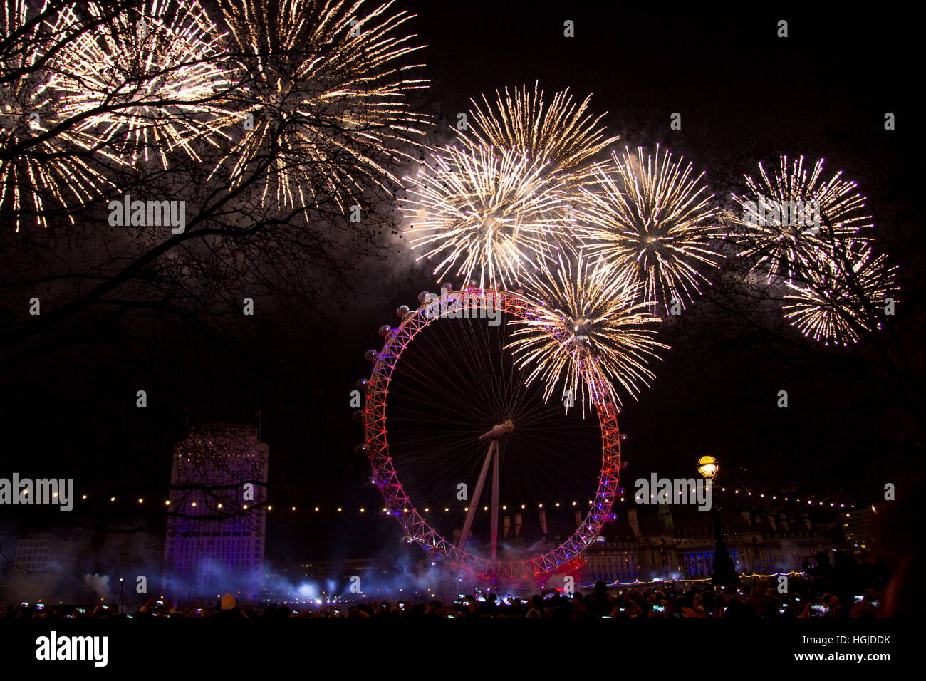 London Eye Capodanno fuochi d'artificio 2014/15 Foto Stock