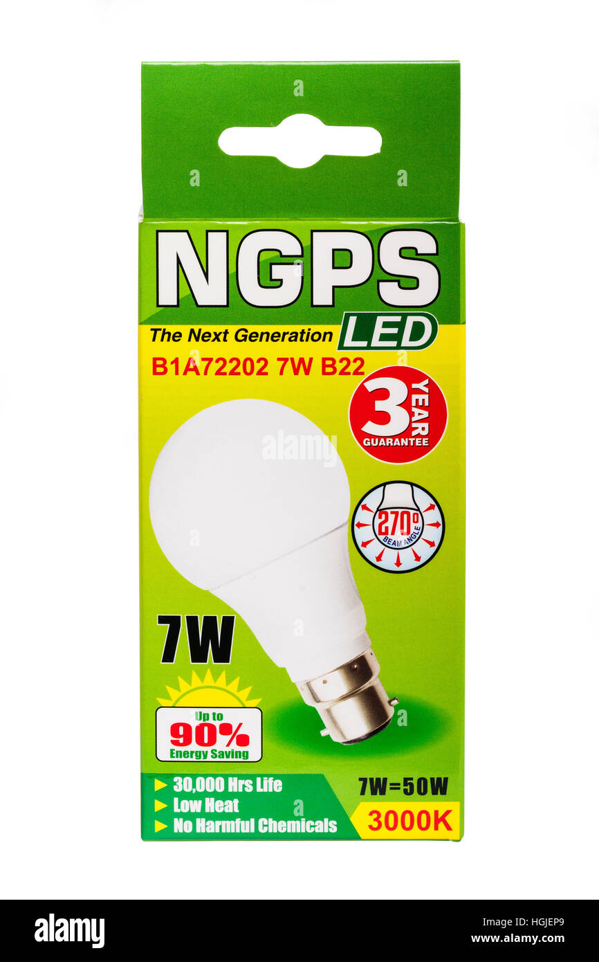 Un 7 watt LED lampadina di luce su uno sfondo bianco Foto Stock