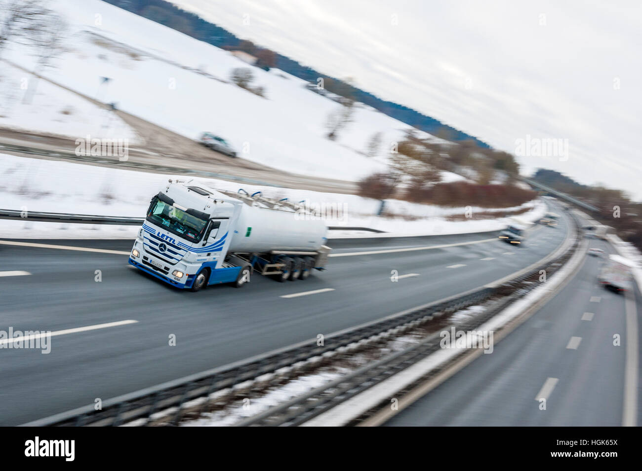 Latte Autocisterna su autostrada Tedesca, Baviera, Foto Stock