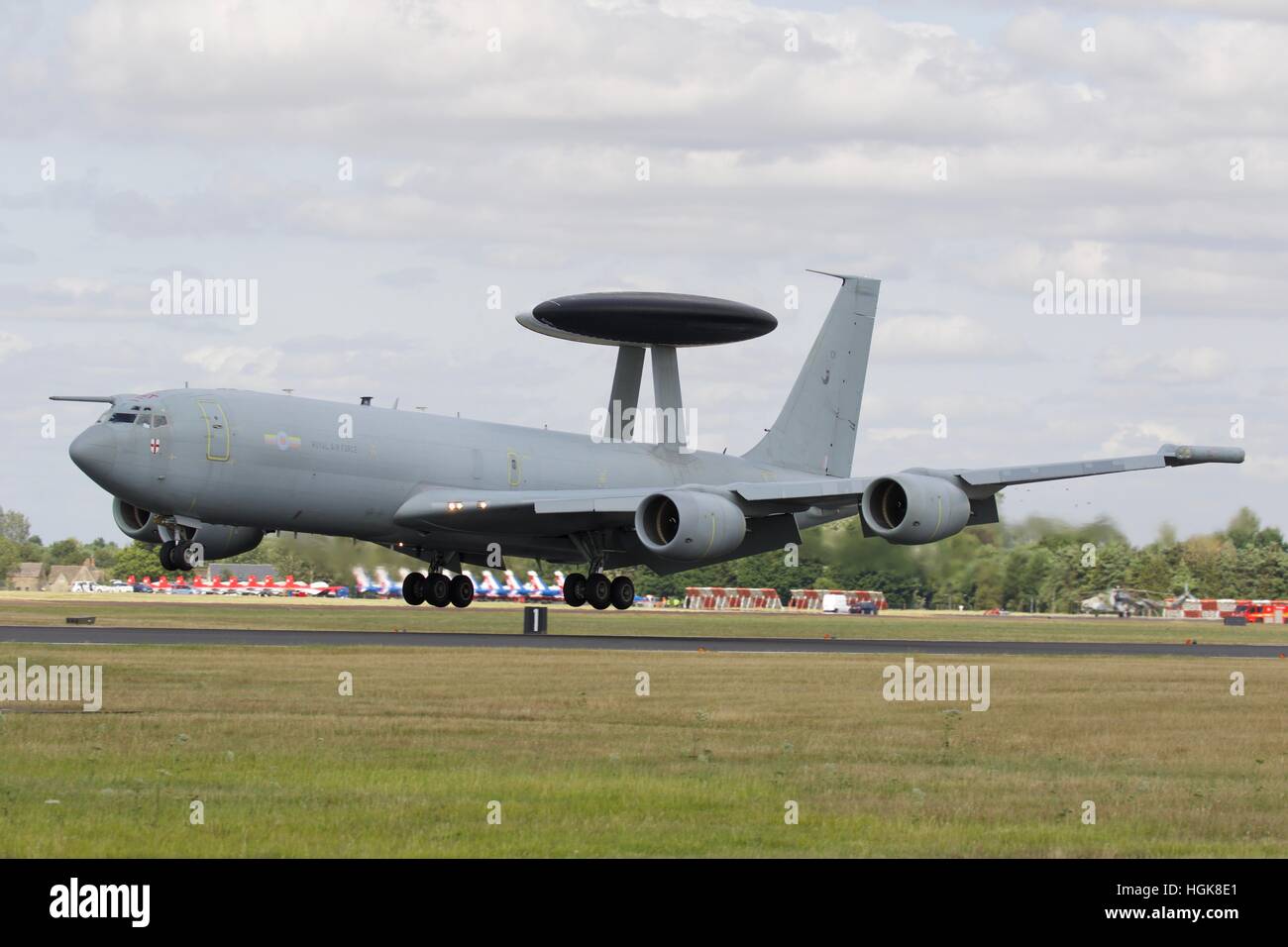 Royal Air Force Boeing E-3D Sentry AEW1 in atterraggio a RAF Fairford Foto Stock