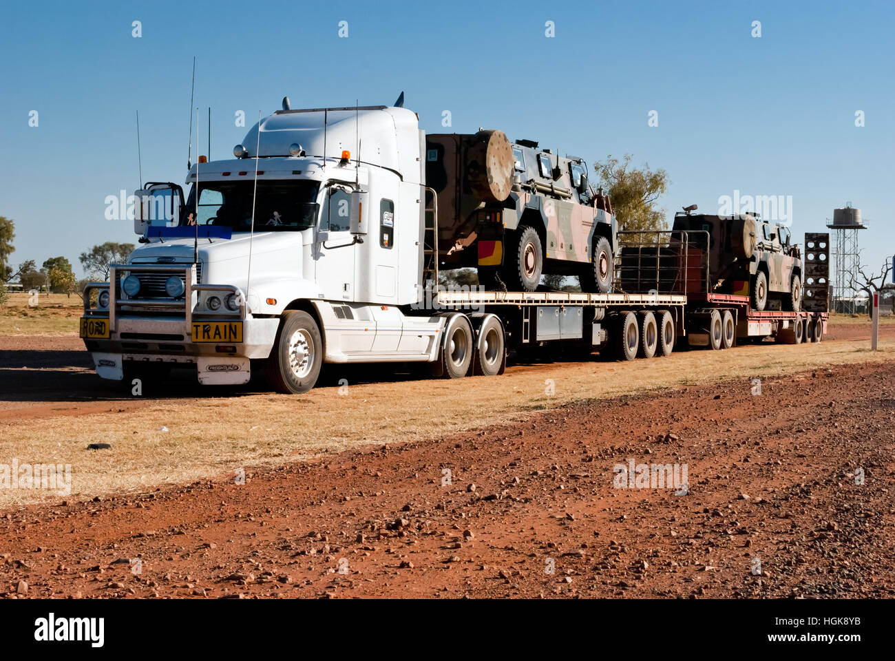 Road train nell'outback australiano Foto Stock