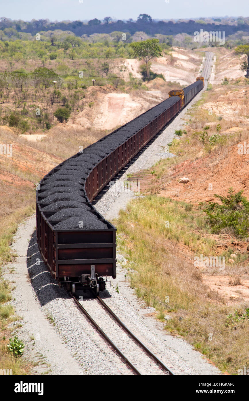 Treno del carbone in Mozambico Foto Stock