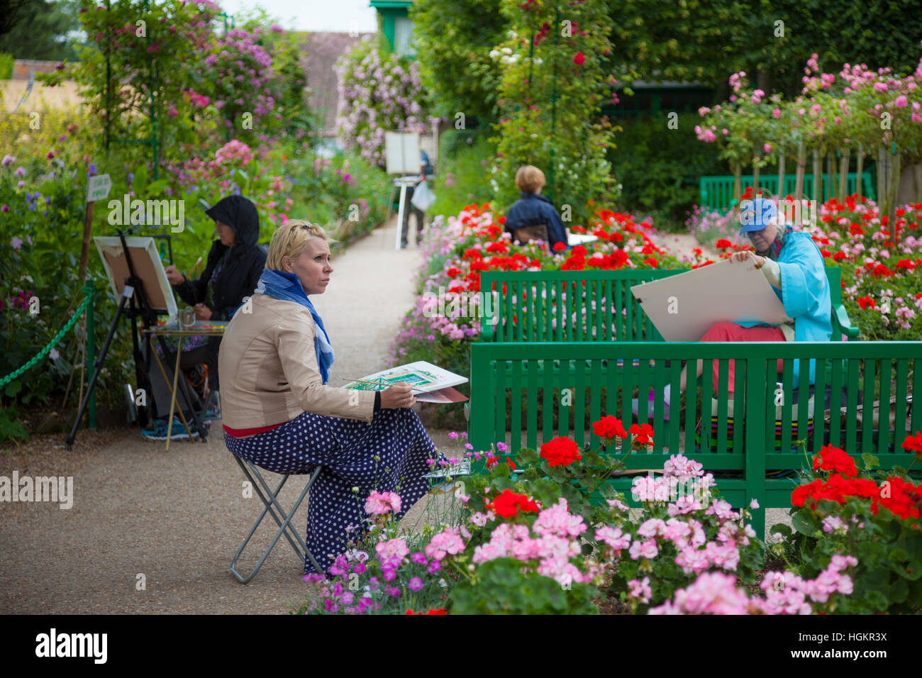Pittori venite a Claude Monet in giardini di Giverny, Francia (mantenuta dalla Fondation Claude Monet) per ispirazione artistica. Foto Stock
