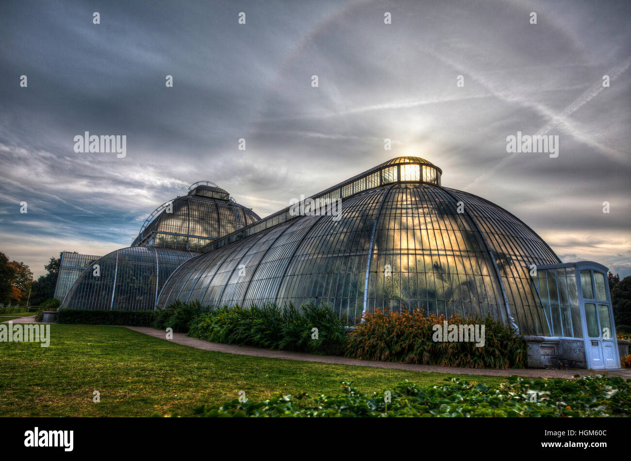 La Casa delle Palme Parterre con display floreali di circa 16.000 piante, Kew Royal Botanical Gardens, Richmond, Surrey, Inghilterra, GB, UK. Foto Stock
