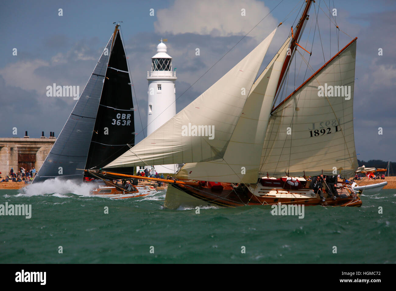 GBR 363R 1892L adesivo telato Sophie Hurst Castle Il Solent Isle of Wight intorno all isola gara Foto Stock