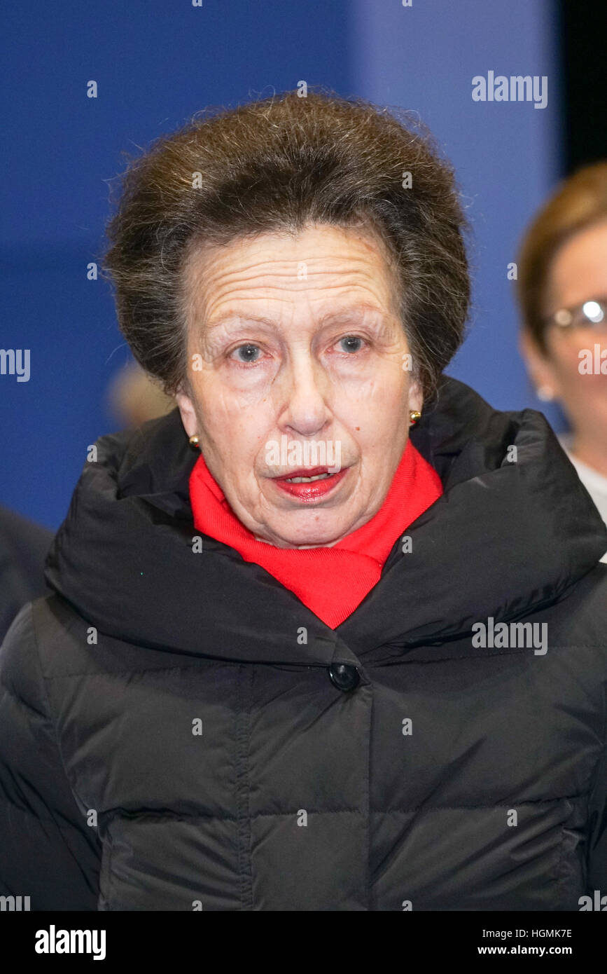 Londra, Regno Unito. Xi gen, 2017. HRH Principessa Anne, Sir Timothy Laurence Royal tour del London Boat Show a Excel di Londra 11 gennaio 2017, Londra, Regno Unito. by © Vedere Li/Alamy Live NewsSuffix didascalia Foto Stock