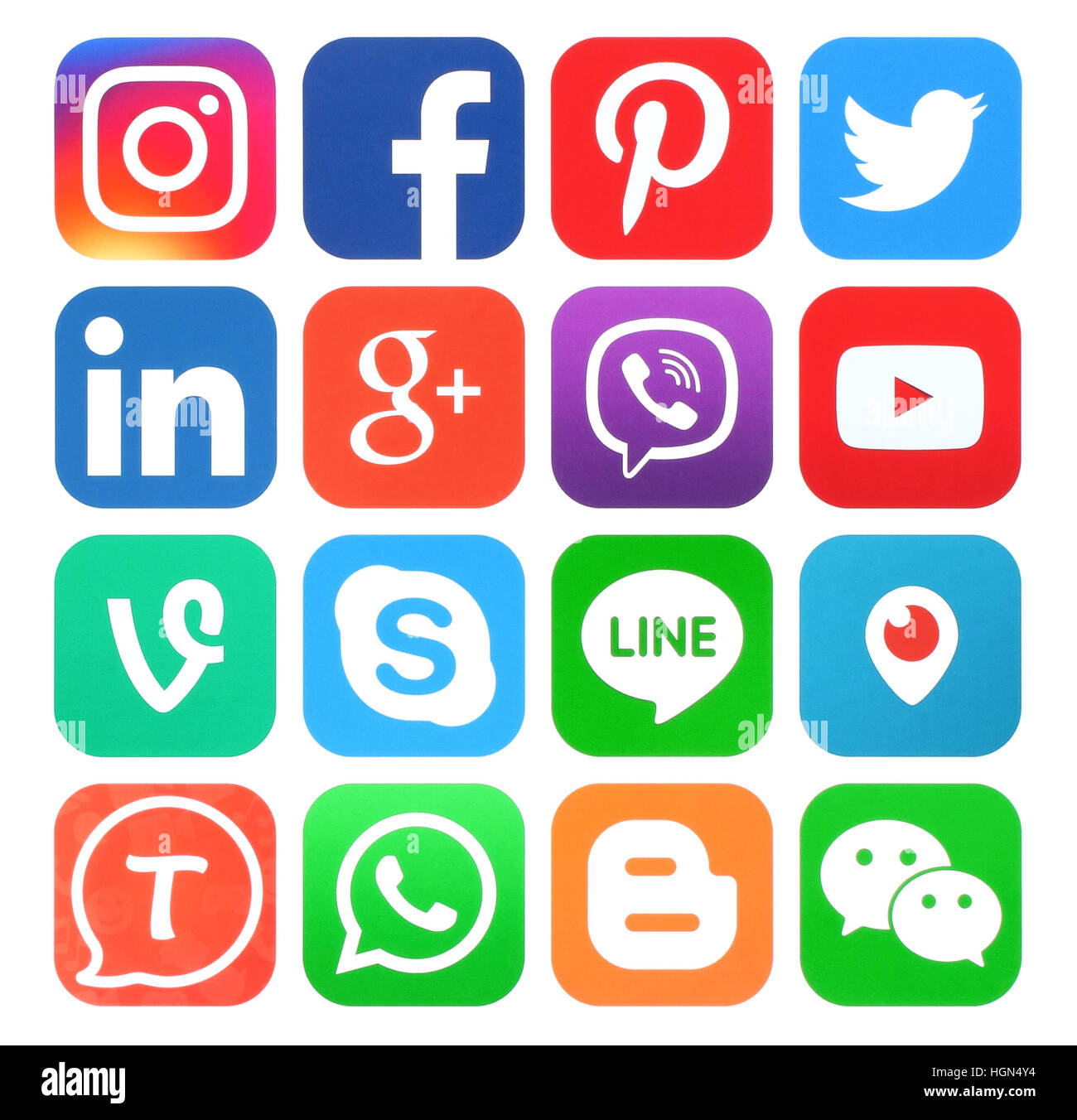 Kiev, Ucraina - 30 Maggio 2016: Raccolta del popolare social media icone stampate su carta:Facebook, Twitter, Google Plus, Instagram, LinkedIn Pinterest Foto Stock