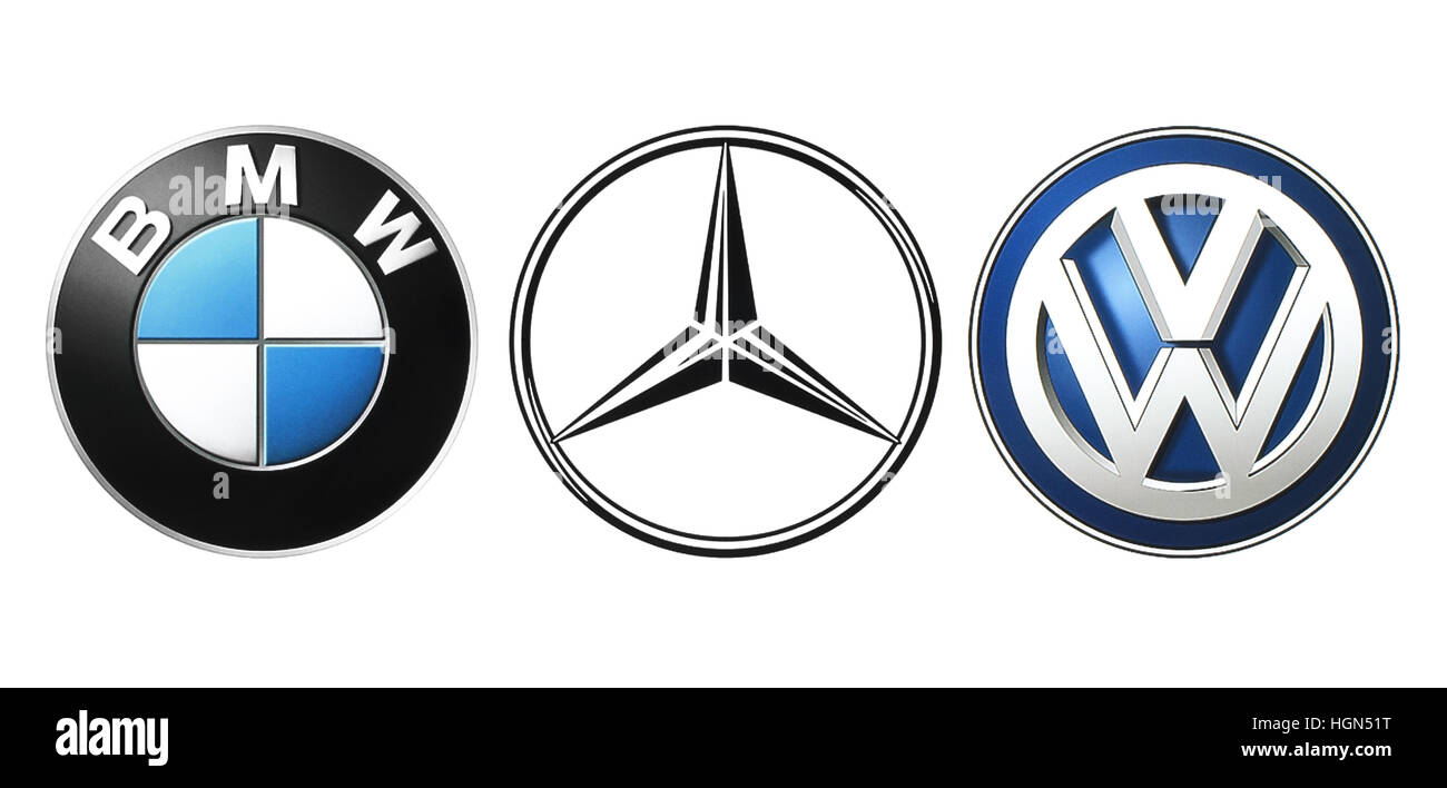 Kiev, Ucraina - 21 Settembre 2016: Raccolta di popolare tedesco auto logo stampato su carta bianca: Mercedes, BMW e Volkswagen Foto Stock