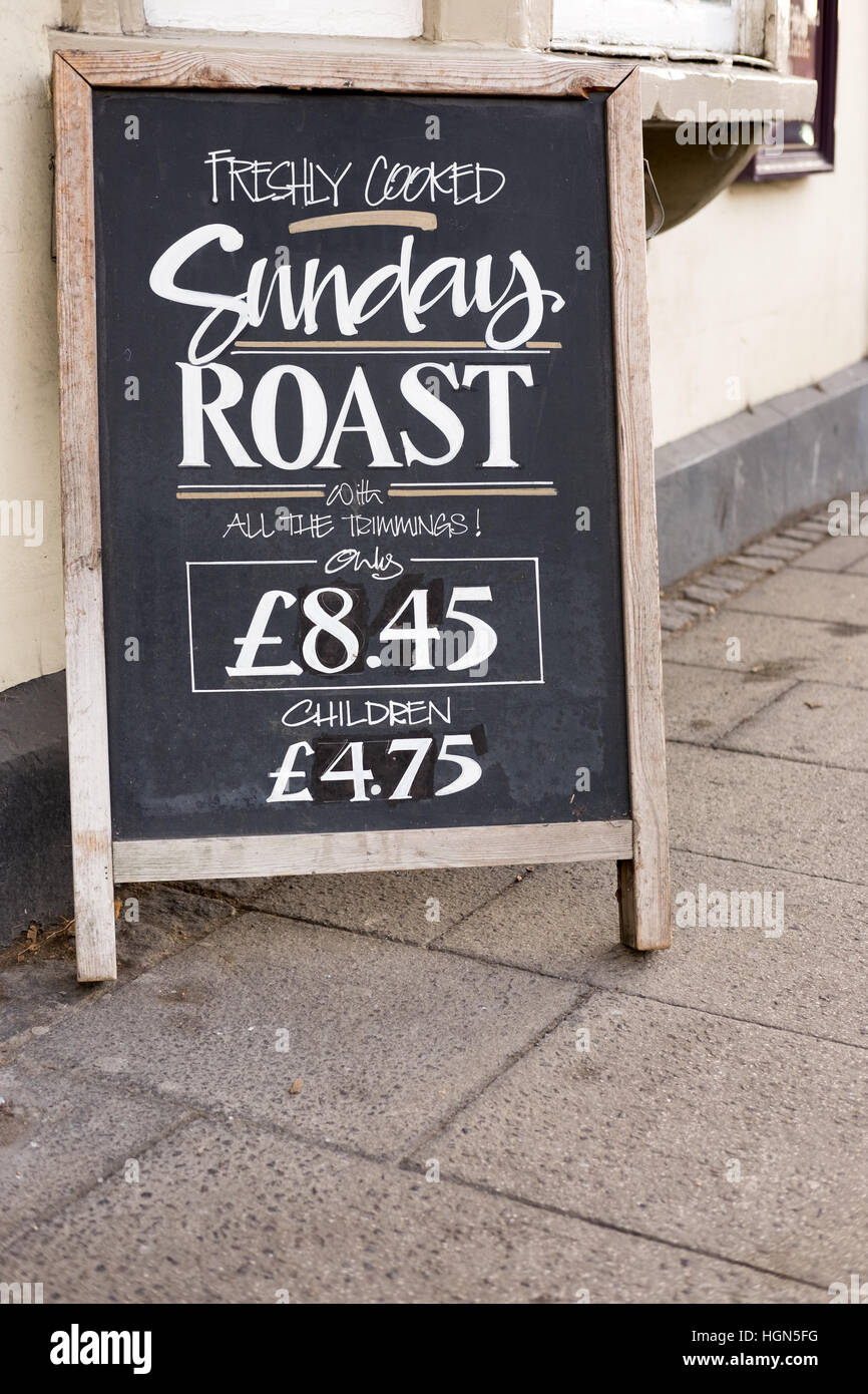 Chalkboard segno la pubblicità per le piccole aziende Foto Stock Chalkboard segno la pubblicità per le piccole aziende Foto Stock