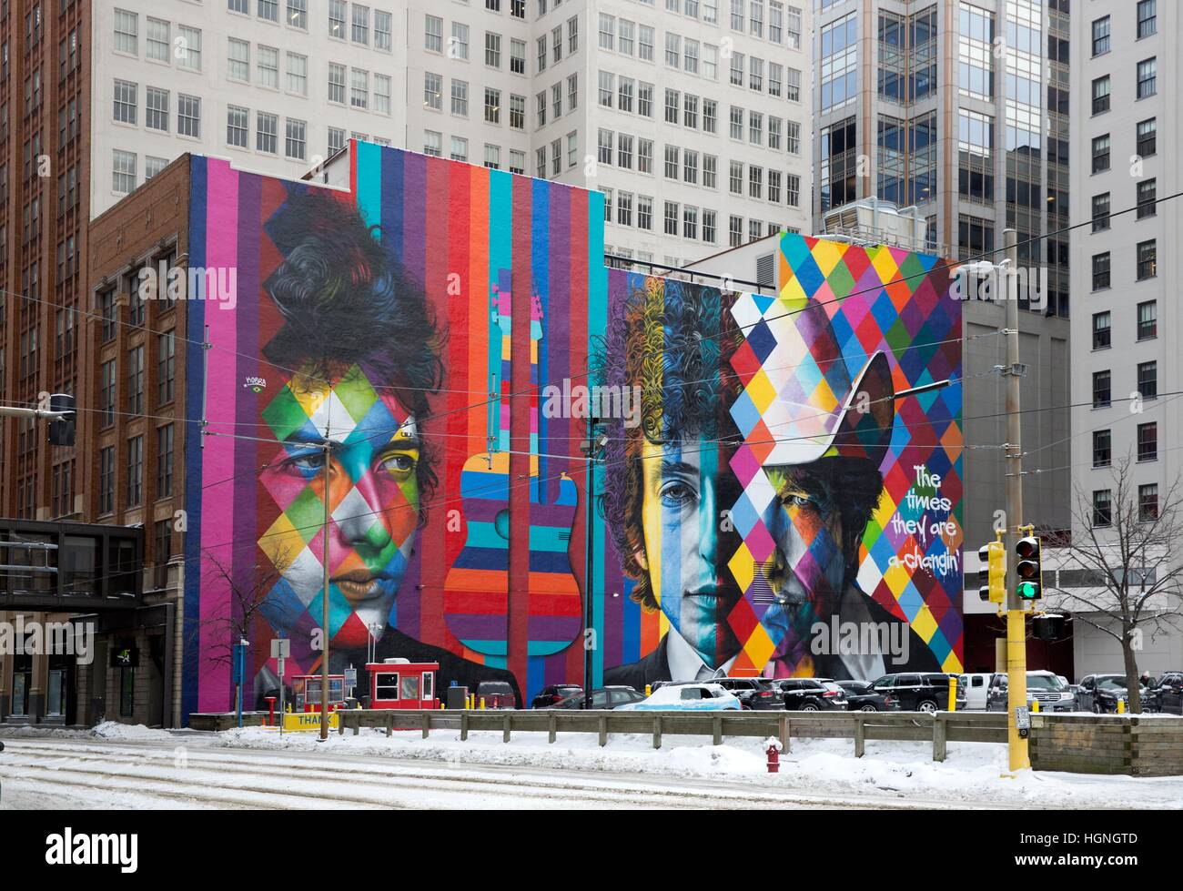 Murale di Bob Dylan dall artista brasiliano Eduardo Kobra nel centro di Minneapolis, Minnesota Foto Stock
