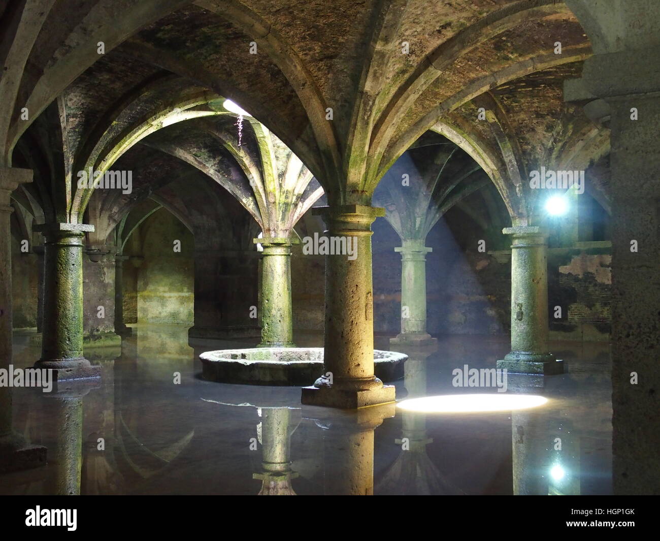 Interno della metropolitana Cisterna portoghese in arabo fortezza in stile tardo gotico manuelino () stile nella città di El Jadida (mazagan) in Marocco 2016, l'Europa. Foto Stock