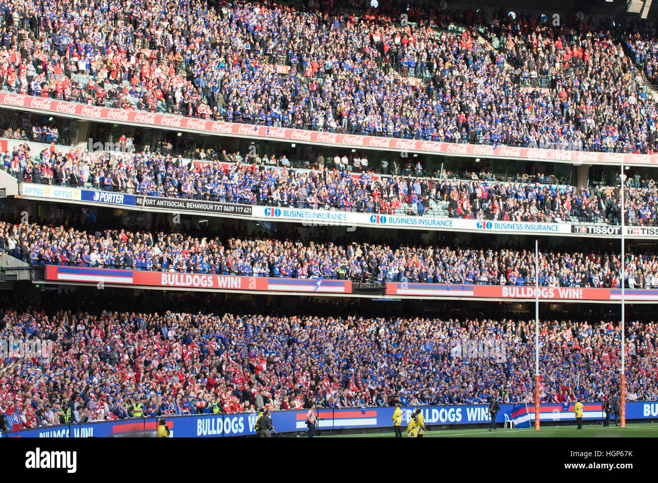 Grand stand folla al Melbourne Cricket Ground durante un'AFL Football gran finale Foto Stock