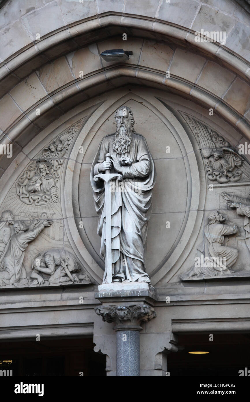 St Marys chiesa cattolica nel quartiere di cascate di Belfast Foto Stock