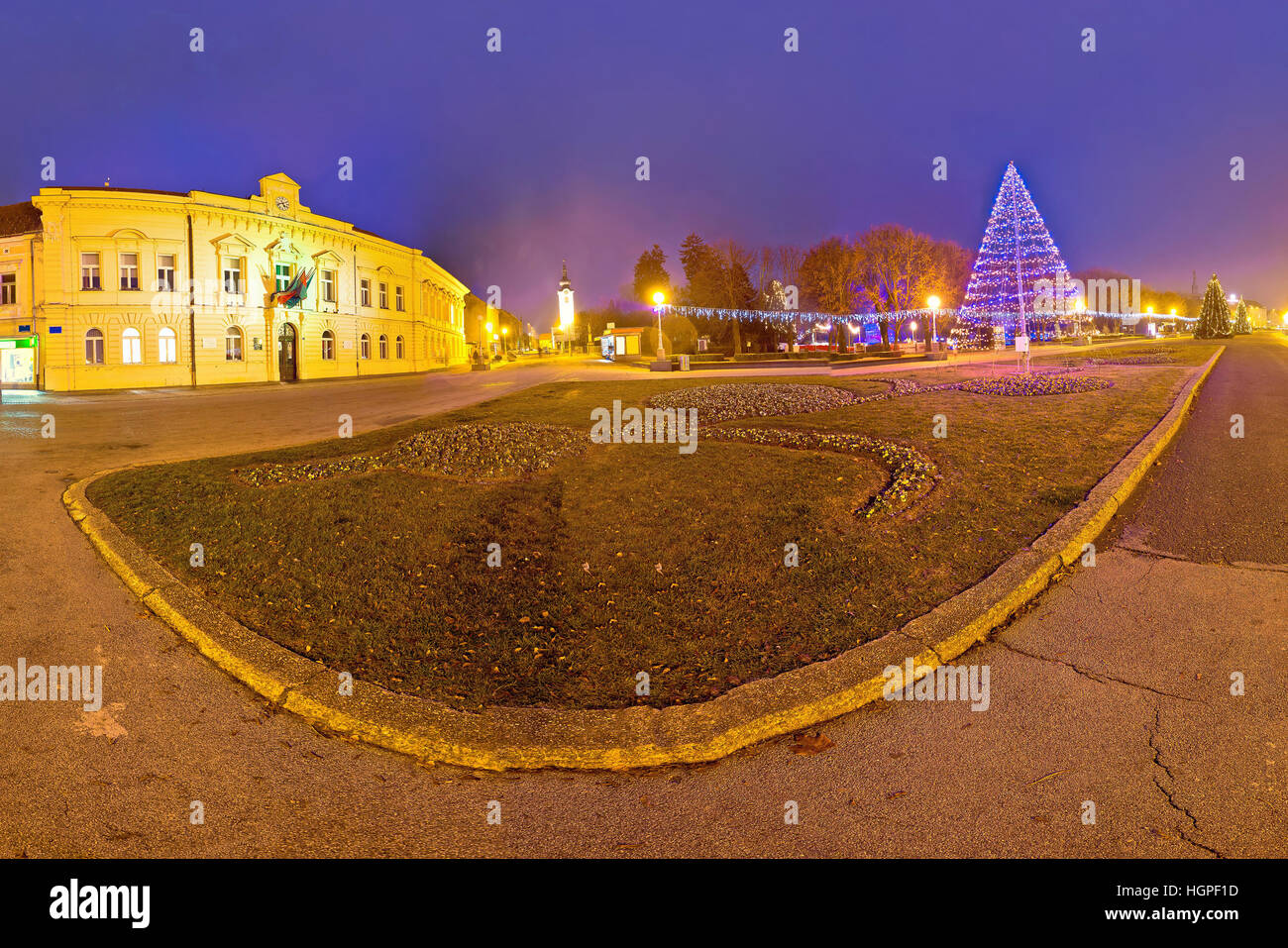Città di Koprivnica avvento tempo vista serale, Podravina regione in Croazia Foto Stock